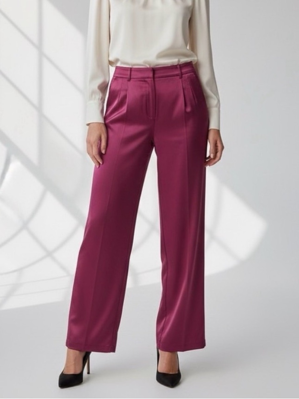 NWOT- House of Harlow 1960 - Sold at Revolve - Fuchsia Satin Like Pants - Size 6